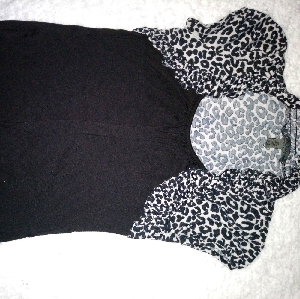 Tshirt with cheetah style top